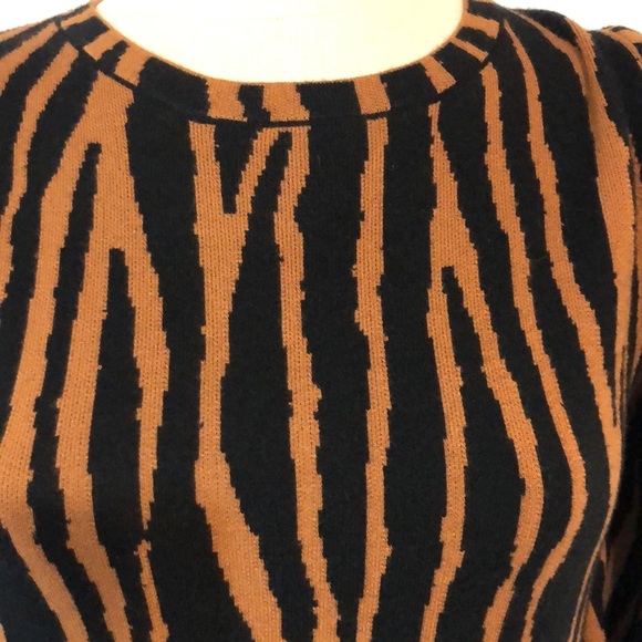 LucyParis animal print sweater size large. - Picture 2 of 9